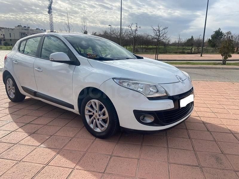 Usado Renault Mégane Dynamique 115 CV (84 kW) 2012 Blanco Berlina