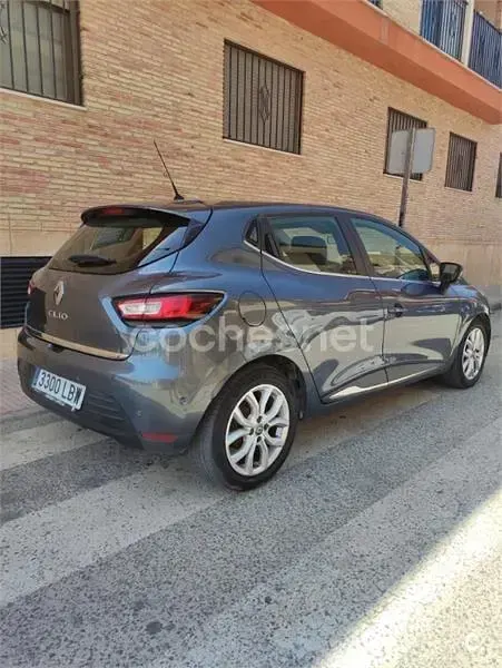 Usado Renault Clio IV Zen 90 CV (66 kW) 2019 Azul Berlina
