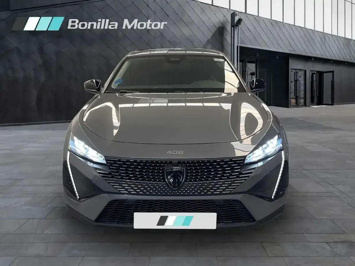 Usado Peugeot e-408 Allure 132 kW (180 CV) 2025 Gris SUV