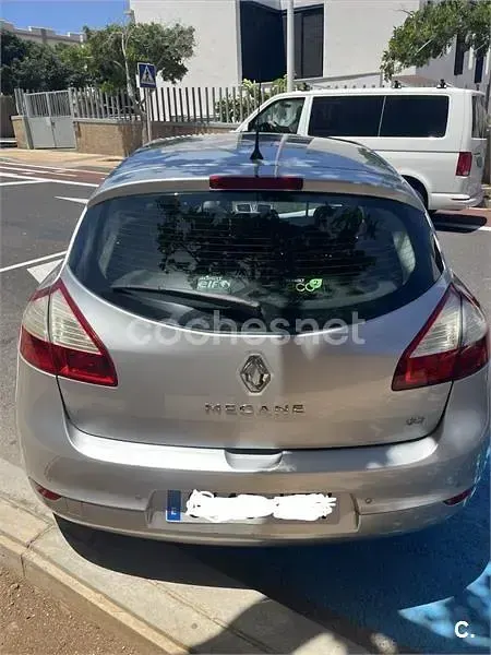 Usado Renault Mégane III Dynamique 110 CV (80 kW) 2013 Gris / plata Berlina