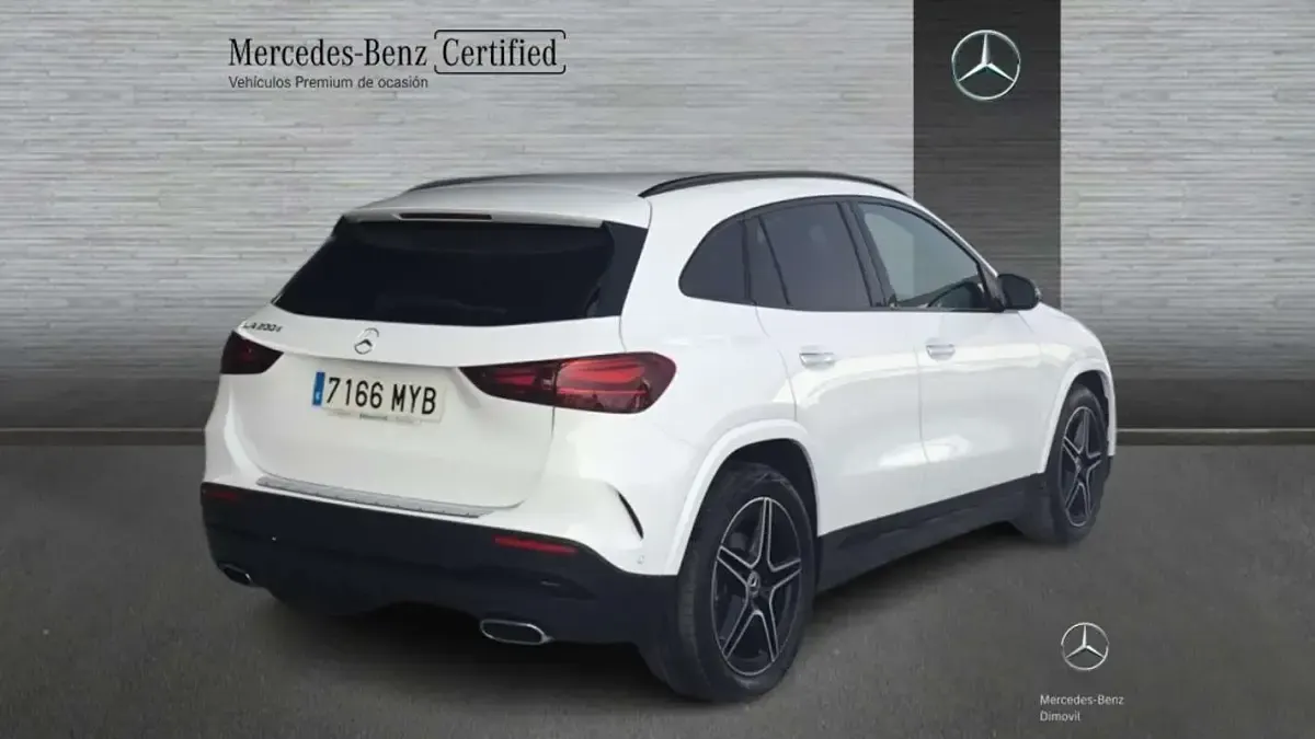 Usado Mercedes GLA200 AMG line 150 CV (110 kW) 2025 Blanco SUV