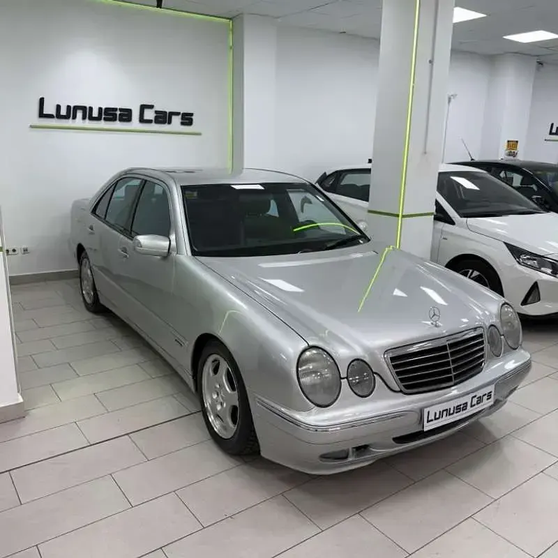 Usado Mercedes E240 Elegance 170 CV (125 kW) 1999 Berlina