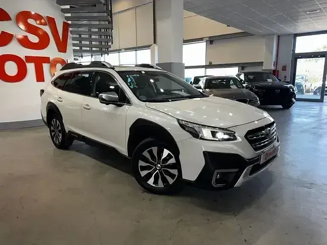 Usado Subaru Outback 175 CV (128 kW) 2023 Blanco Familiar