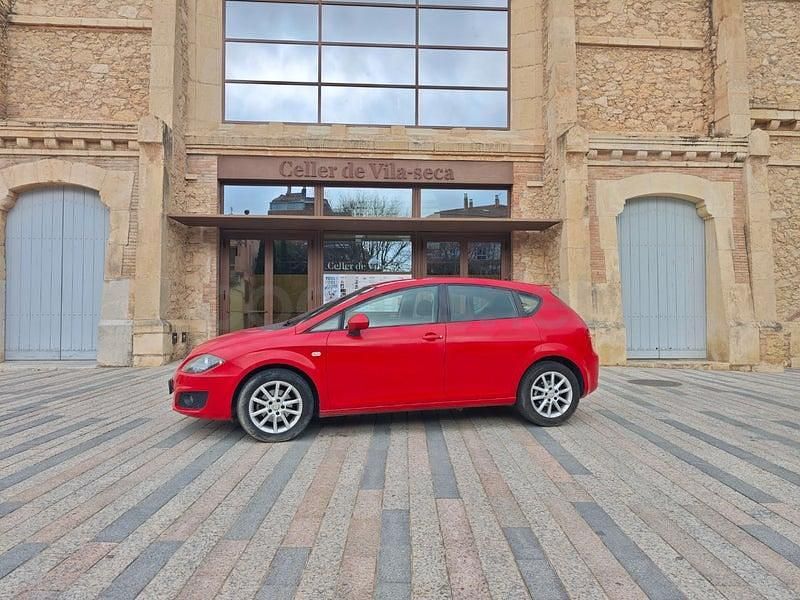 Usado Seat Leon Reference 105 CV (77 kW) 2010 Rojo Utilitario