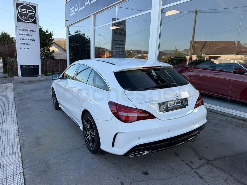 Usado Mercedes CLA220 Shooting Brake 170 CV (125 kW) 2018 Blanco Familiar