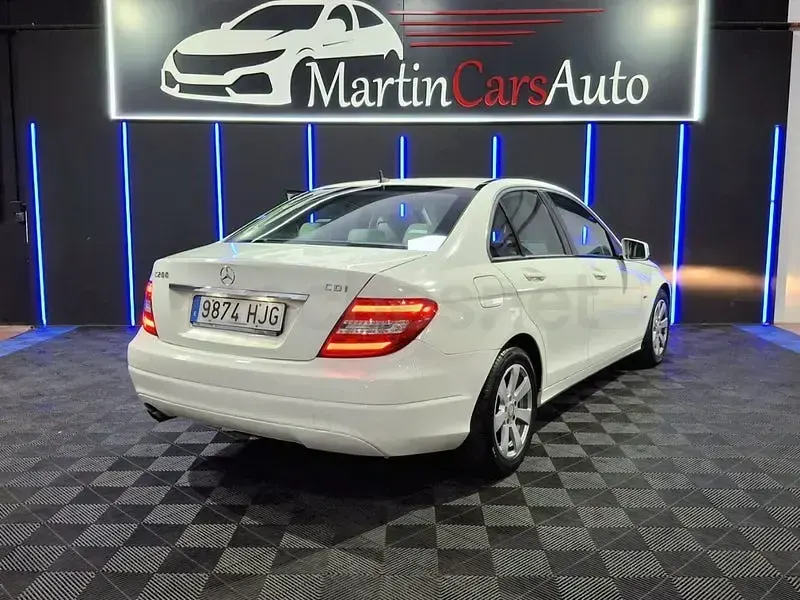 Usado Mercedes C200 Avantgarde 136 CV (100 kW) 2012 Blanco Berlina