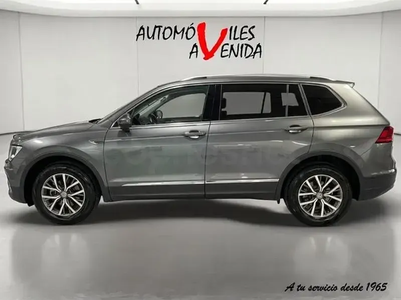 Usado VW Tiguan Allspace Advance 150 CV (110 kW) 2021 Gris / plata SUV