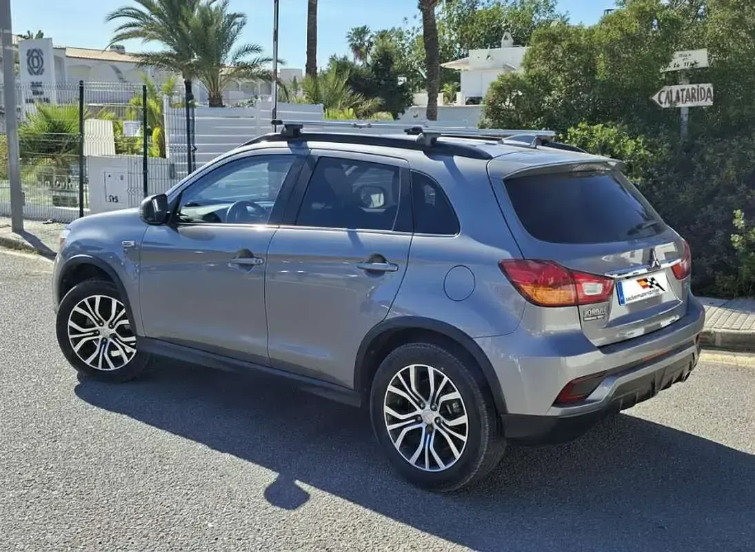 Usado Mitsubishi ASX Motion 117 CV (86 kW) 2019 Gris SUV