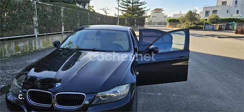 Begagnad BMW 320 177 HK (130 kW) 2009 Svart Sedan