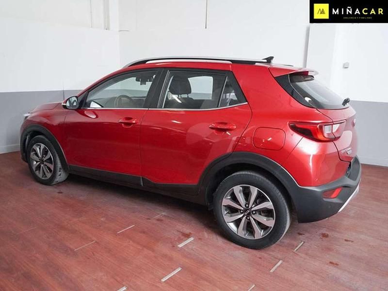 Usado Kia Stonic 101 CV (74 kW) 2021 Rojo SUV