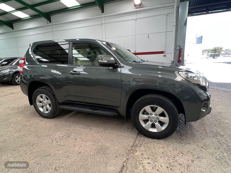 Usado Toyota Land Cruiser 177 CV (130 kW) 2017 Verde SUV