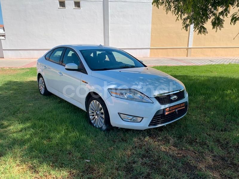 Blanco Usado 2008 Ford Mondeo Ambiente Berlina | 4499 € (Precio justo) - Imagen 1/4