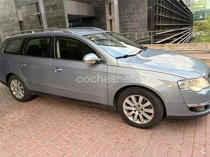 Usado VW Passat Advance 122 CV (89 kW) 2009 Gris / plata Familiar