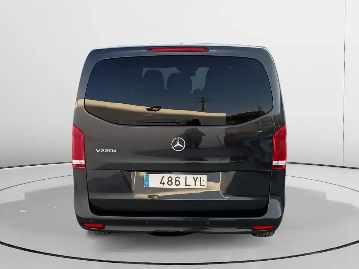 Usado Mercedes V220 Avantgarde 163 CV (119 kW) 2022 Negro Monovolumen