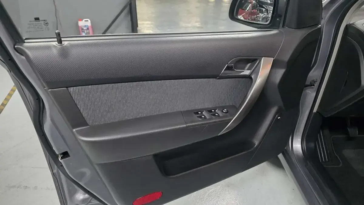 Usado Chevrolet Aveo LT 94 CV (69 kW) 2008 Gris Berlina