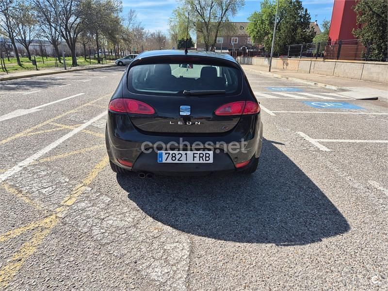 Usado Seat Leon FR 170 CV (125 kW) 2007 Negro Utilitario