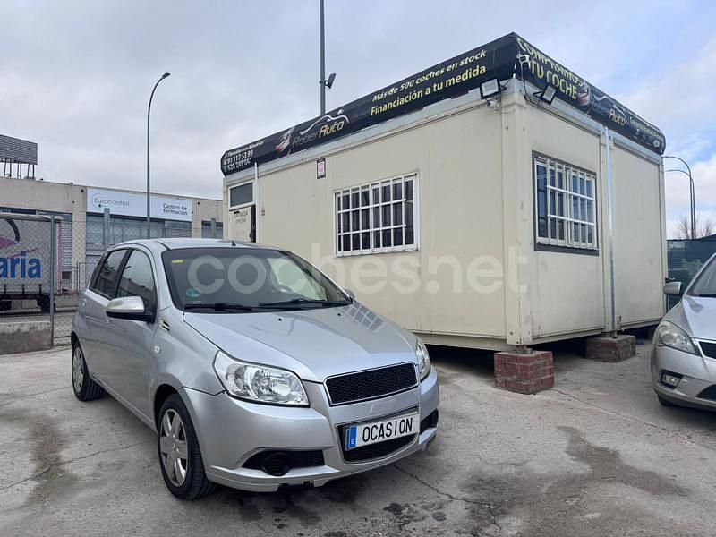 Gris / plata Usado 2012 Chevrolet Aveo LS Berlina | 3699 € (Precio justo) - Imagen 1/4