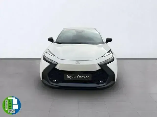 Begagnad Toyota C-HR Advance 140 HK (102 kW) 2025 Vit SUV