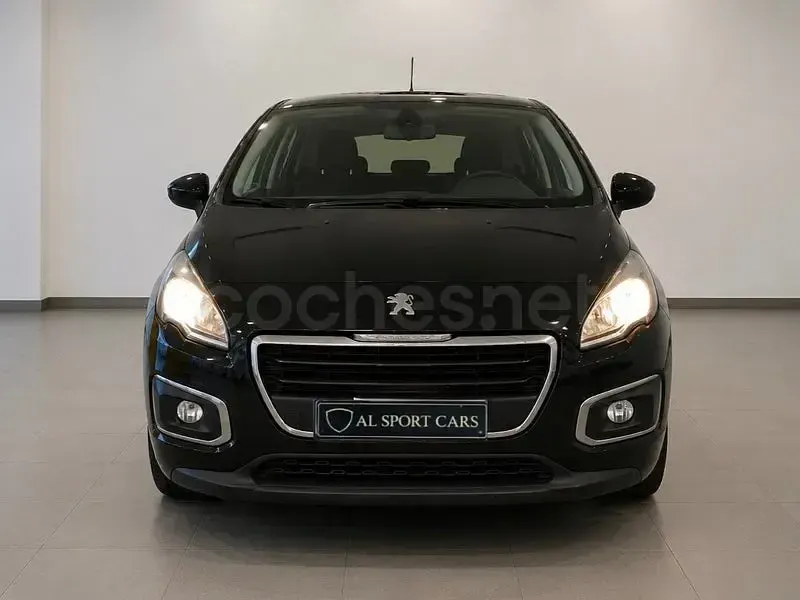 Usado Peugeot 3008 Active 120 CV (88 kW) 2013 Negro Familiar