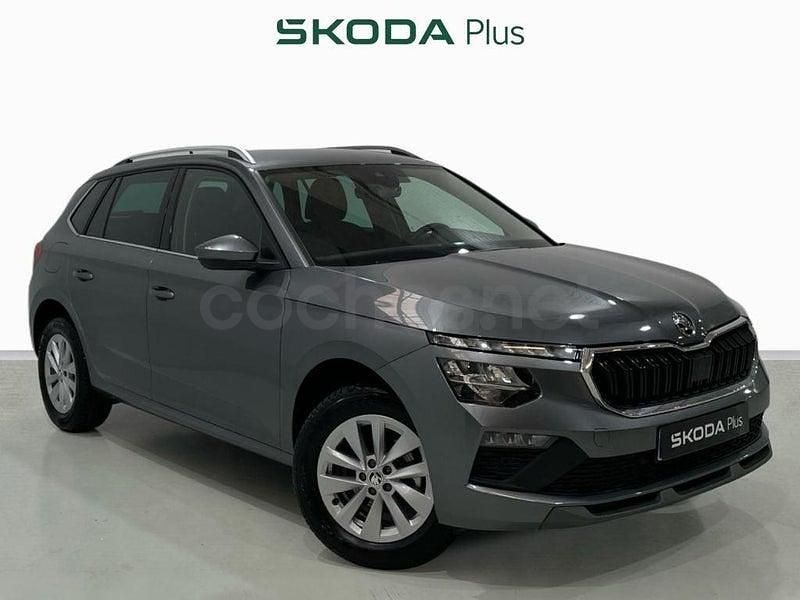 Usado Skoda Kamiq Selection 115 CV (84 kW) 2025 Gris / plata SUV