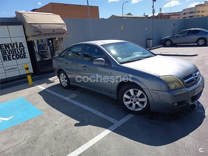 Usado Opel Vectra Cosmo 150 CV (110 kW) 2006 Gris / plata Berlina