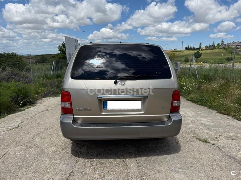 Usado Kia Carnival EX 144 CV (105 kW) 2003 Beige Monovolumen