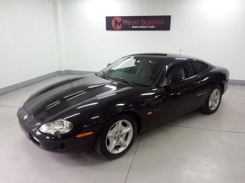 Usado Jaguar XK8 290 CV (213 kW) 1998 Negro Coupe