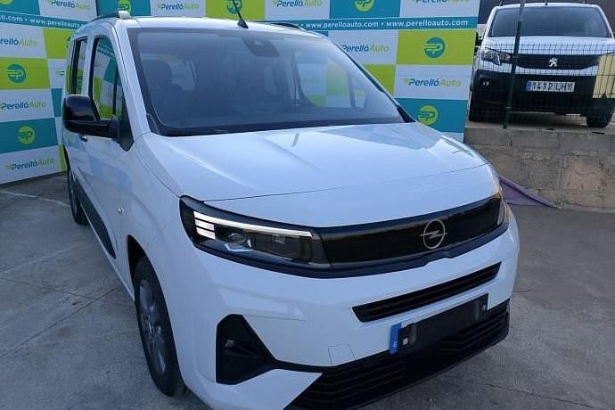 Negro Nuevo 2025 Opel Combo S Monovolumen | 25.900 € (Caro) - Imagen 1/4