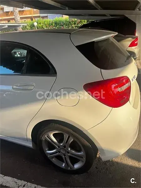 Usado Mercedes A180 AMG line 109 CV (80 kW) 2014 Blanco Utilitario