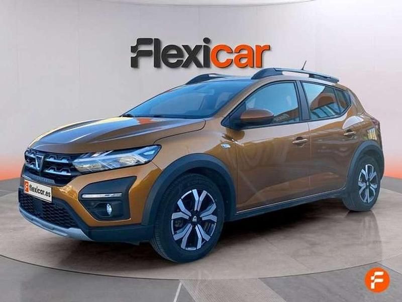 Usado Dacia Sandero Comfort 101 HP (74 kW) 2021 Laranja Citadino