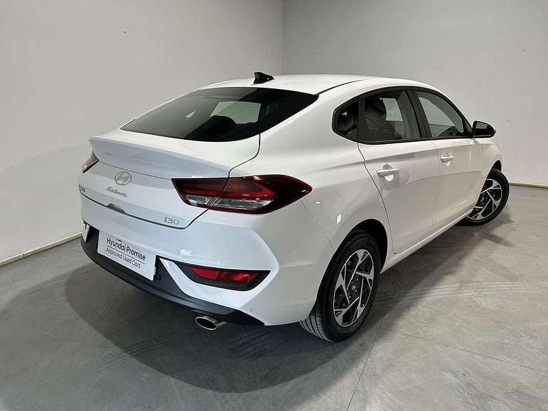 Nuevo Hyundai i30 101 CV (74 kW) 2025 Blanco Utilitario