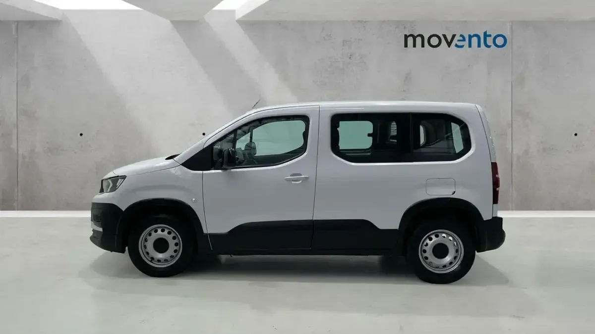 Usado Peugeot Rifter Business-Line 102 CV (75 kW) 2023 Blanco Monovolumen