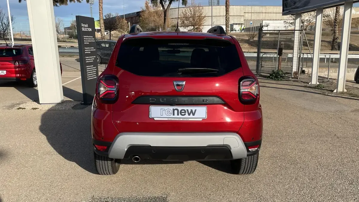 Usado Dacia Duster Prestige 115 CV (84 kW) 2022 Rojo SUV