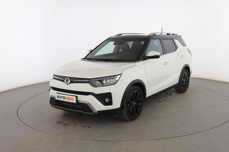 Blanco Usado 2021 Ssangyong Tivoli Limited SUV | 17.799 € (Un poco caro) - Imagen 1/3