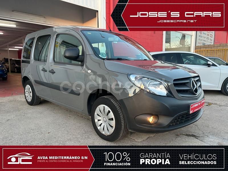 Gris / plata Usado 2017 Mercedes Citan 109 Familiar | 13.900 € (Precio justo) - Imagen 1/4