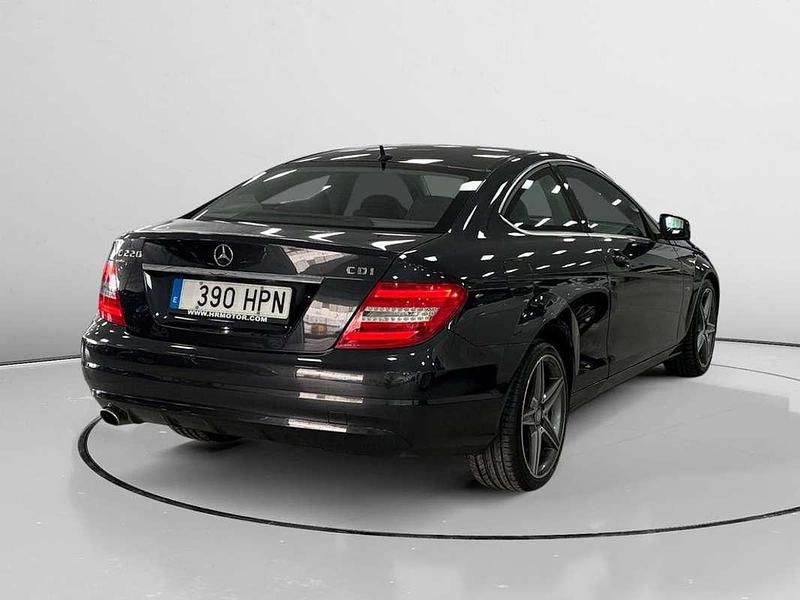 Usado Mercedes C220 171 CV (125 kW) 2013 Negro Coupe