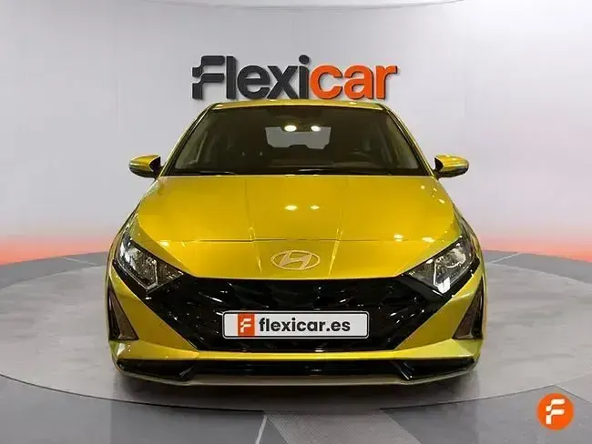 Usado Hyundai i20 100 CV (73 kW) 2024 Amarillo Utilitario