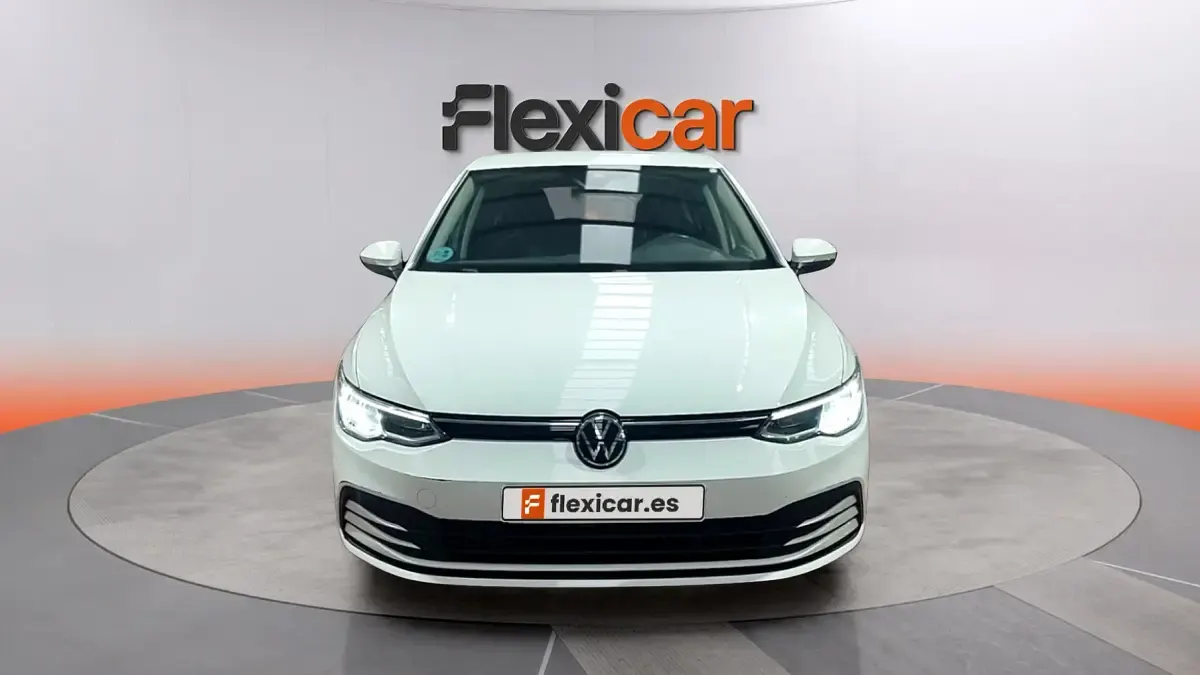 Usado VW Golf VIII 116 CV (85 kW) 2022 Blanco Berlina