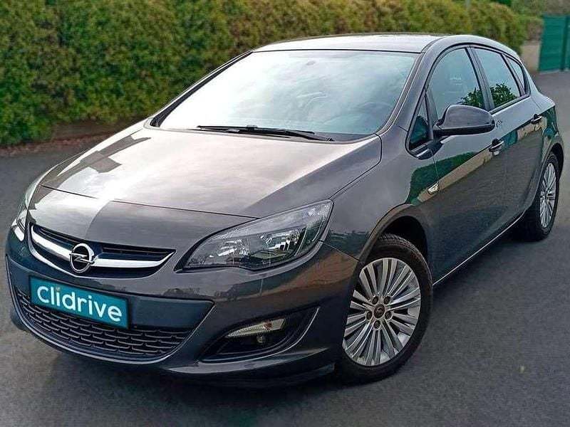Usado Opel Astra Selective 110 HP (80 kW) 2015 Cinzento Citadino