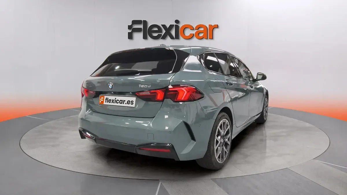 Usado BMW 120 170 CV (125 kW) 2025 Gris Utilitario