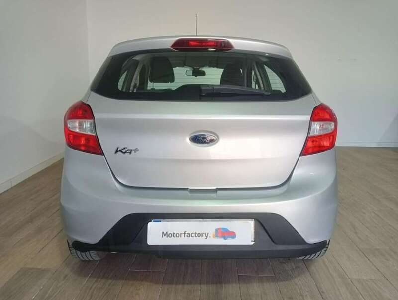 Usado Ford Ka Plus 69 CV (50 kW) 2016 Plateado Utilitario