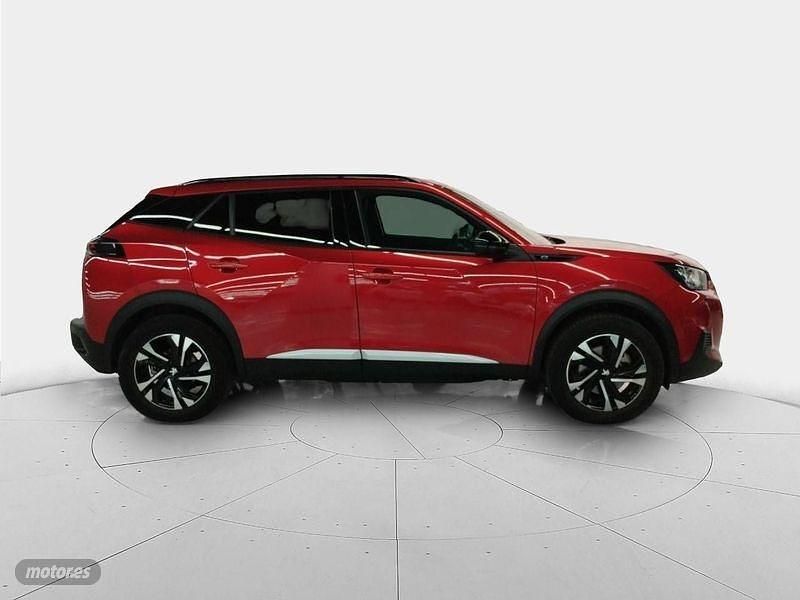 Usado Peugeot e-2008 Allure 100 kW (136 CV) 2023 Rojo SUV