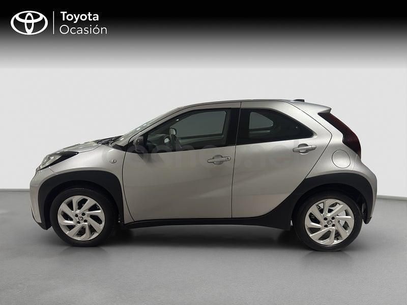 Usado Toyota Aygo X Play 72 CV (52 kW) 2024 Gris / plata SUV