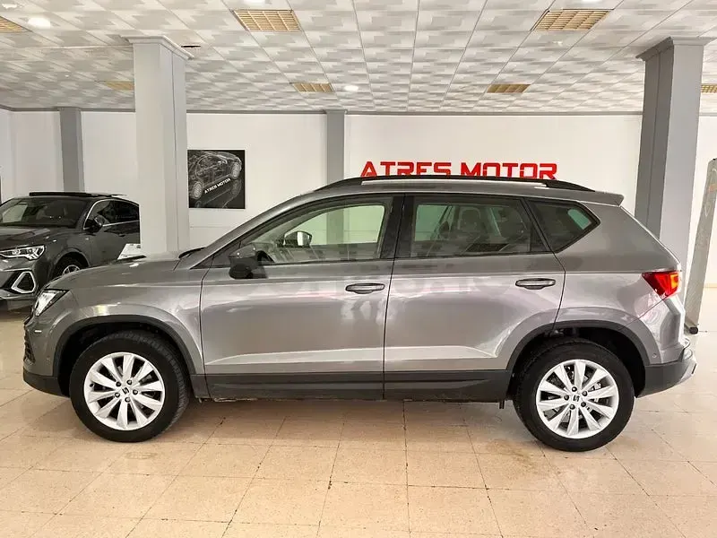 Usado Seat Ateca Style 150 CV (110 kW) 2023 Gris / plata SUV