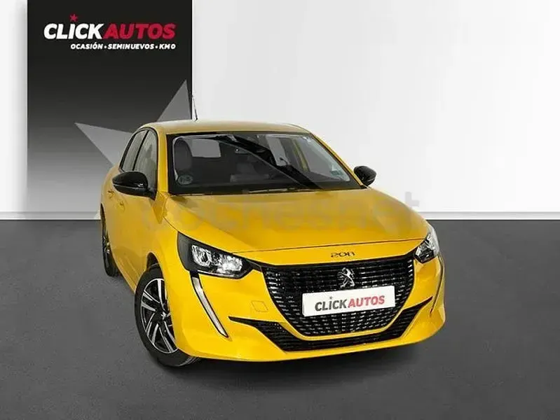 Usado Peugeot 208 Allure 100 CV (73 kW) 2023 Amarillo Utilitario