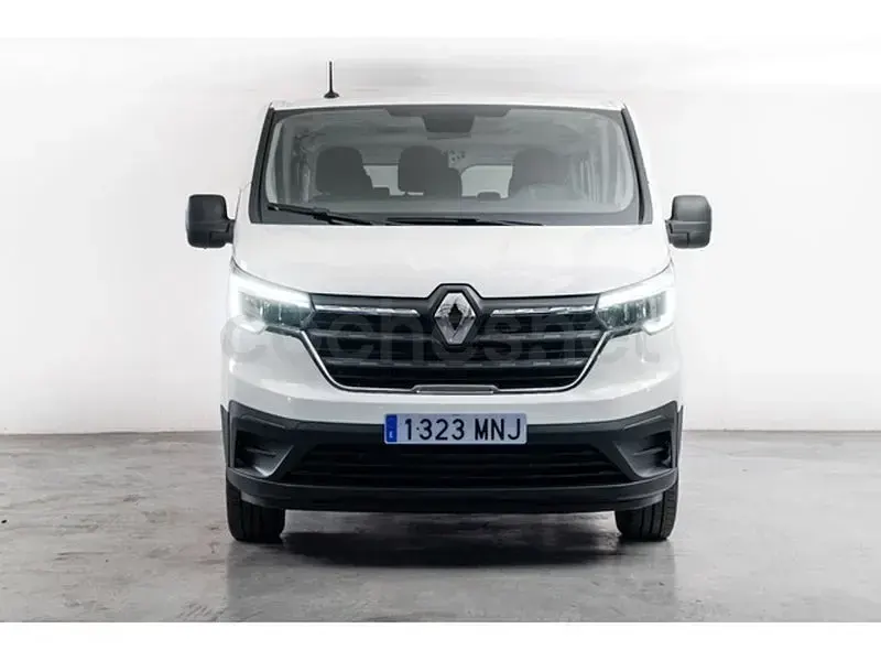 Usado Renault Trafic 110 CV (80 kW) 2024 Blanco Monovolumen
