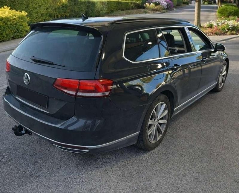 Usado VW Passat Sport 150 CV (110 kW) 2017 Gris Familiar