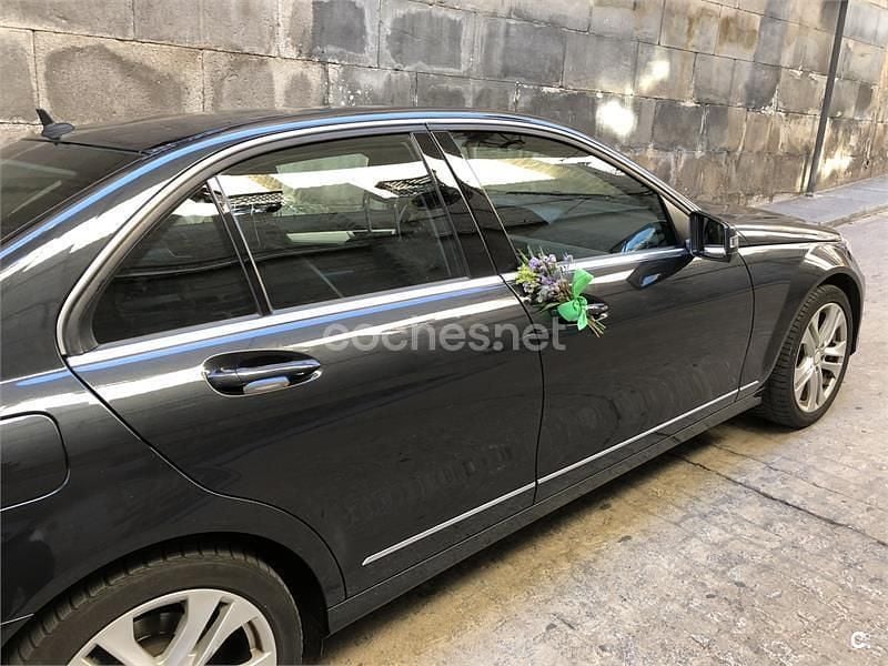 Używany Mercedes C200 Elegance 136 KM (100 kW) 2012 Czarny Sedan/Limuzyna