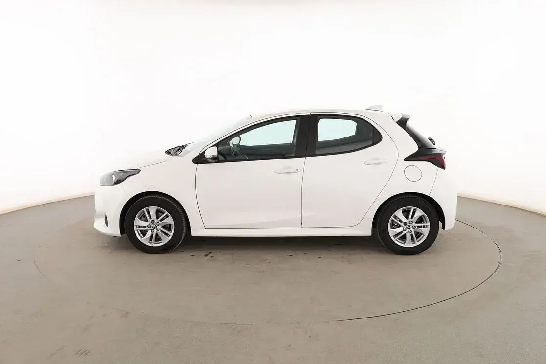 Usado Toyota Yaris Business Edition 116 CV (85 kW) 2022 Blanco Utilitario