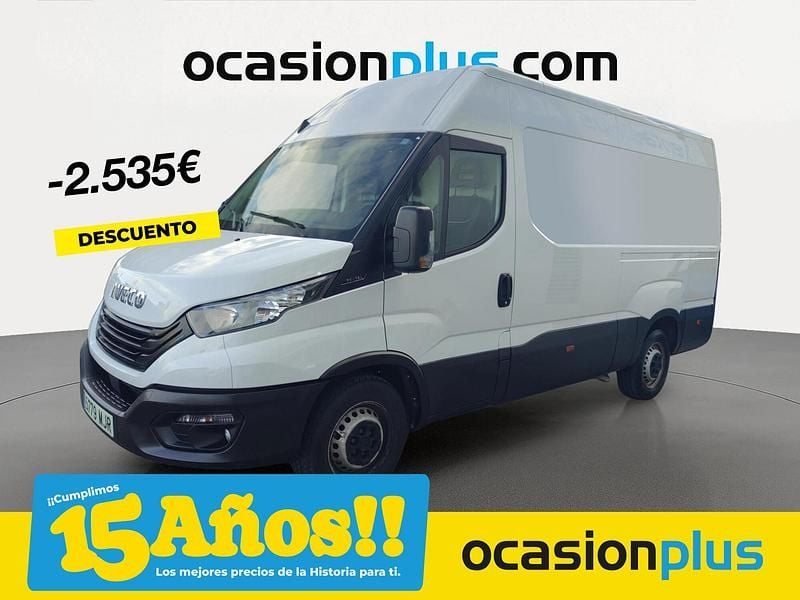 Blanco Usado 2023 Iveco Daily Berlina | 27.890 € (Precio justo) - Imagen 1/4